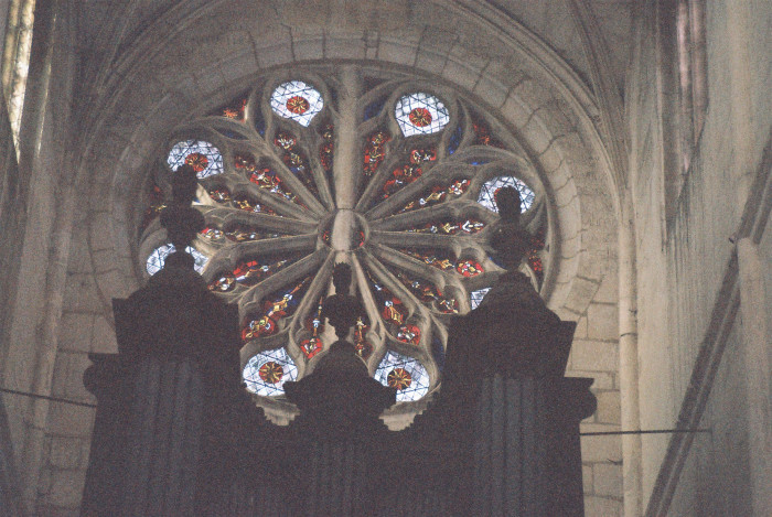 houdan-altar-rosary-window-ch-st-jacques-et-st-christo