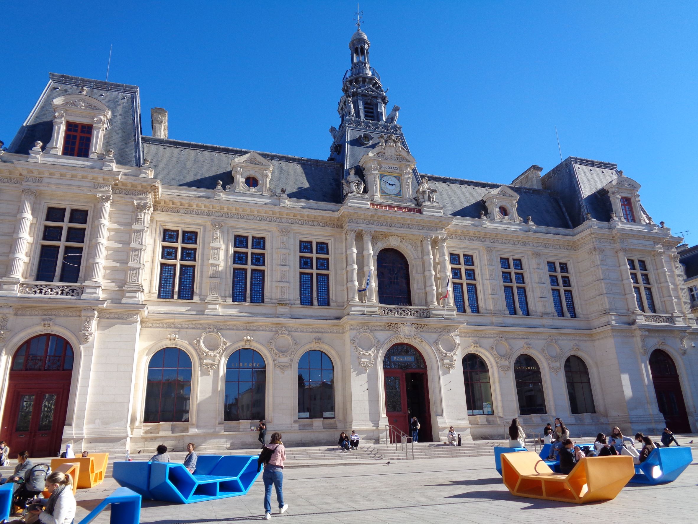 Poitiers hotel de ville front oct21