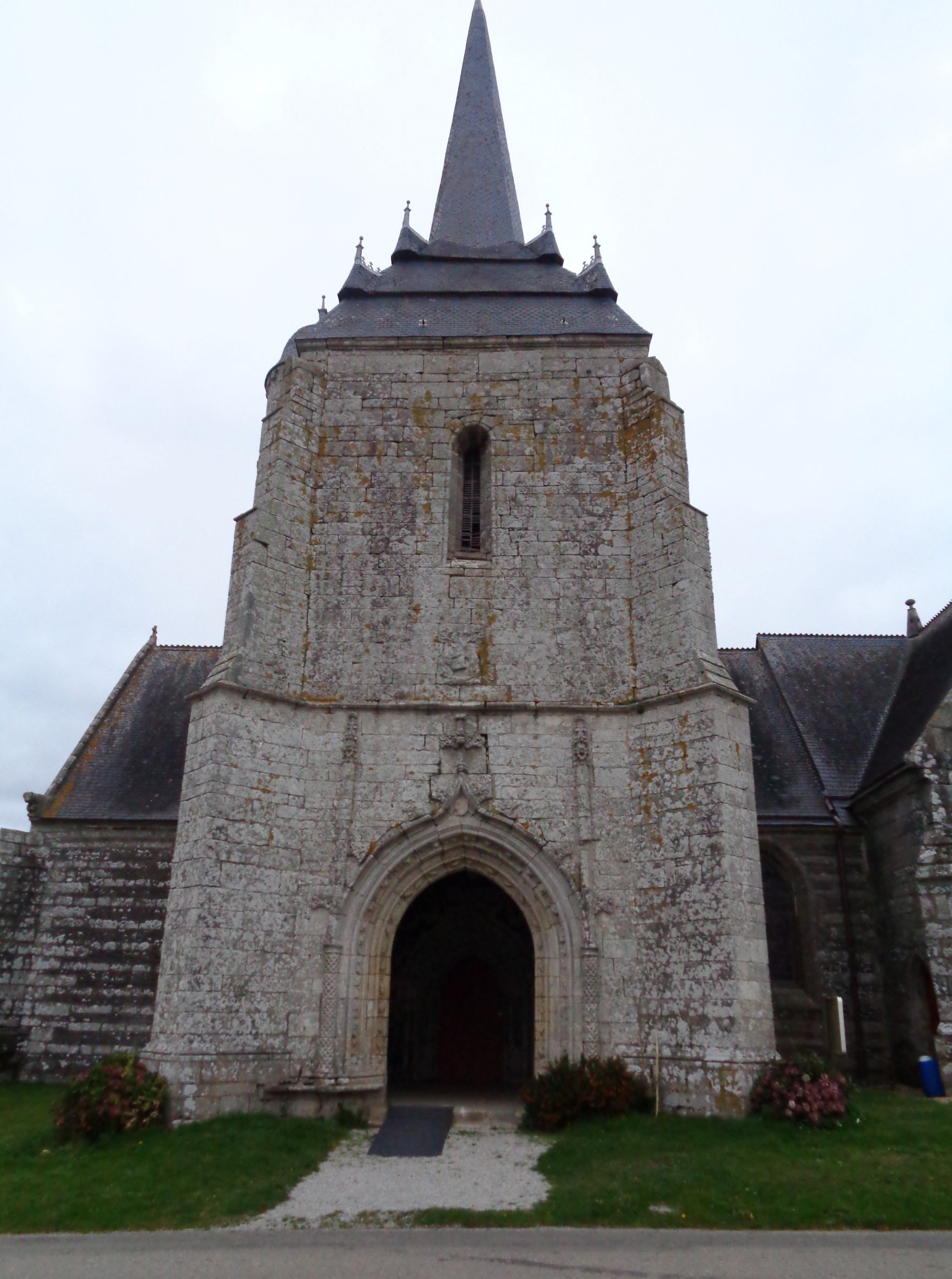 Carmes chapelle Notre Dame de Carmes front nov21