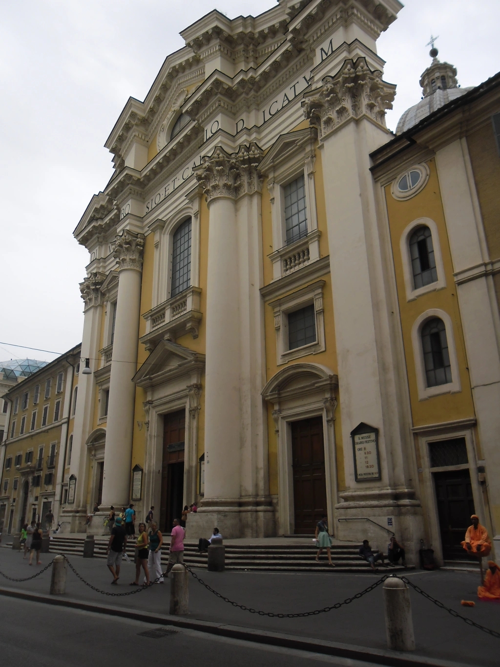 roma-church-basilic-ambrosio-e-carlo-side-via-del-corso-aug13