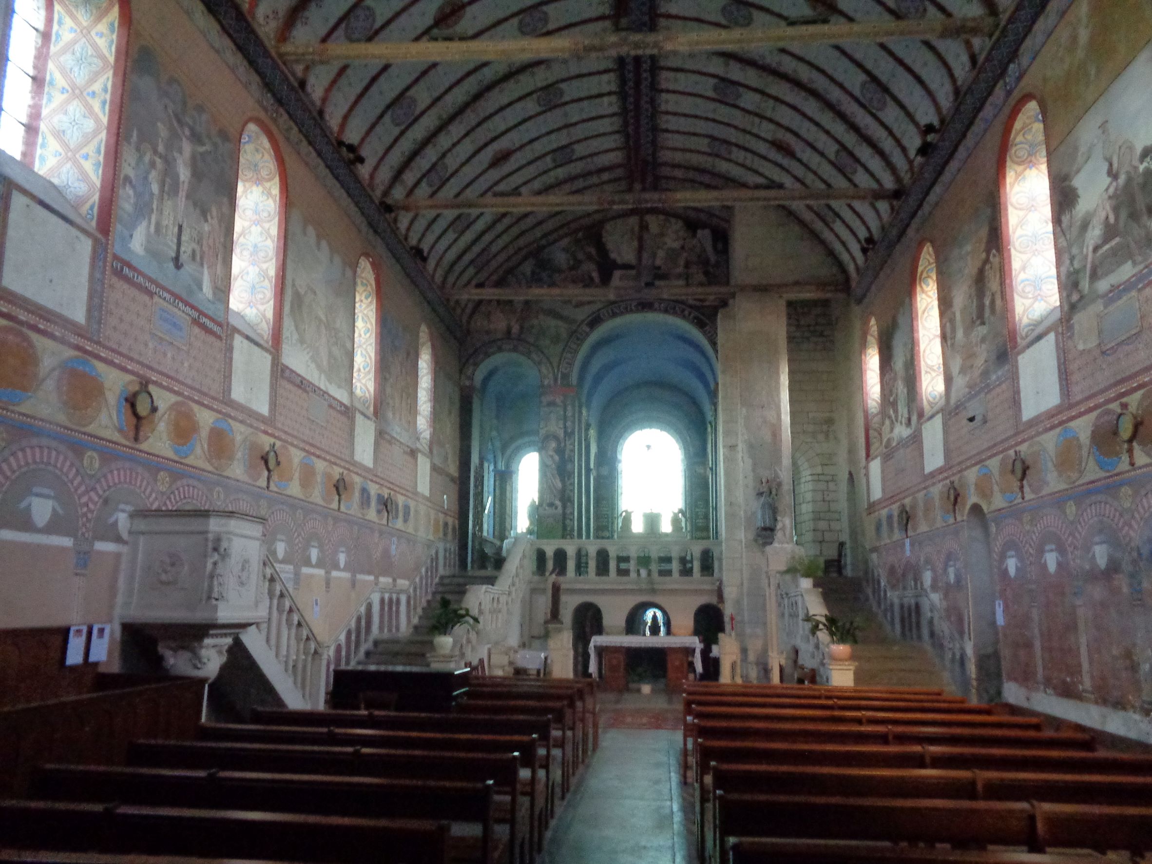 Riviére ch Notre Dame nave to altar nov22