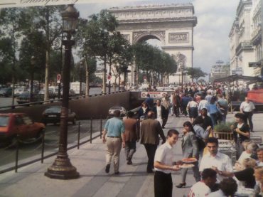 Paris Ave des Champs Elysées walking circa 1990